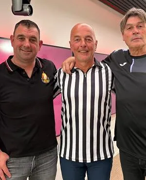 Course au titre, Anderlecht, Standard… : Marc Delire préface les affiches du week-end dans Top Prono avec deux fans !