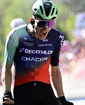 Paul Seixas survole le Mur de Huy et devient le plus jeune vainqueur de la Flèche Wallonne
