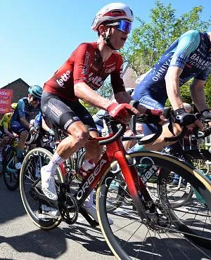 Liège-Bastogne-Liège : Lennert Van Eetvelt leader de la formation Lotto Intermarché