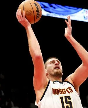 Minnesota sort Denver pour défier les Spurs, les Knicks qualifiés