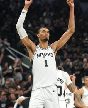 NBA : Wembanyama et les Spurs gagnent le 5ème match contre les Blazers et filent en demi-finale !