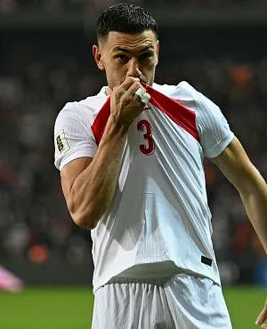Merih Demiral crie au complot après la défaite d’Al-Ahli contre Al-Nassr !
