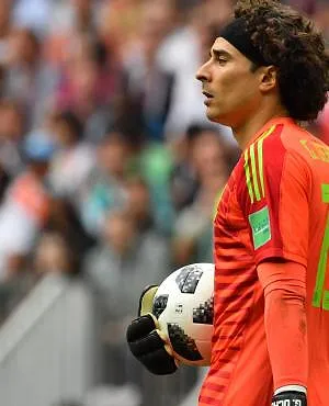 La légende du Mexique et ancien gardien du Standard, Guillermo Ochoa, va participer à son 6ème Mondial !