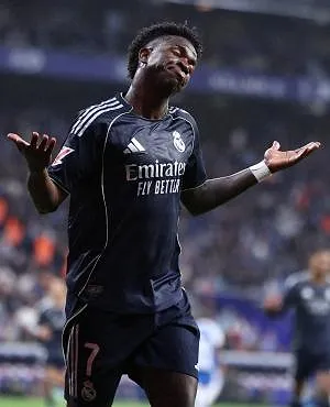 Le Real Madrid s’impose à l’Espanyol et reste dans la course au titre, le Barça pourrait être sacré au Clasico