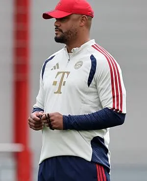 « C’est notre ville » : Vincent Kompany ne veut pas plier aux demandes superstitieuses du PSG