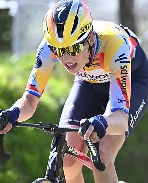 Vuelta féminine : toujours en rouge, Lotte Kopecky offre la victoire à Mischa Bredewold sur la 5e étape