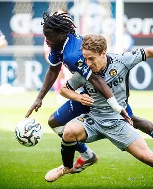 À 10 pendant une mi-temps, Anderlecht sauve un point à la Gantoise