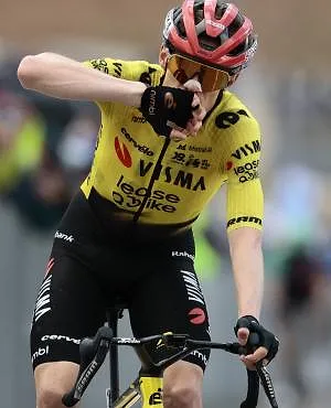 Giro : Jonas Vingegaard s’impose en solitaire au sommet du Blockhaus