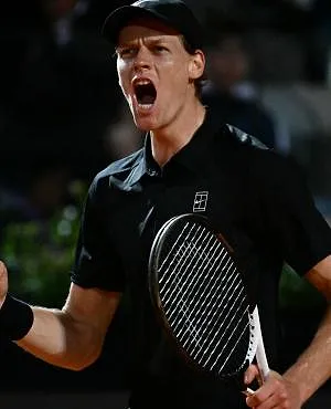 Masters de Rome : Jannik Sinner vient à bout de Daniil Medvedev et affrontera Casper Ruud en finale !