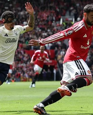 Bruno Fernandes égale le record d’assists en une saison détenu par Thierry Henry et Kevin De Bruyne