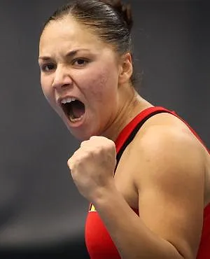 Roland-Garros : Sofia Costoulas accède au troisième et dernier tour des qualifications