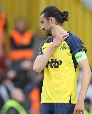 Christian Burgess écope de deux matchs avec sursis !