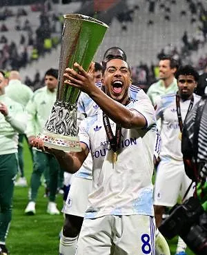 Youri Tielemans aux anges après le succès d’Aston Villa en Europa League : « C’est merveilleux »