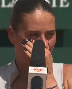 Roland Garros : « Un missile a détruit un bâtiment à 100 mètres de la maison de mes parents », Marta Kostyuk émue après son succès au 1er tour