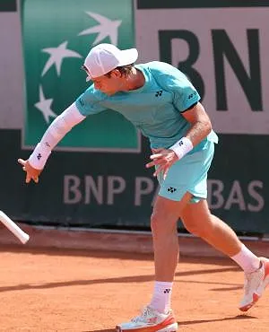Roland-Garros : Zizou Bergs sorti d’entrée par Thomas Machac !