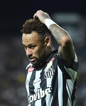 Inquiétude pour Neymar : sa participation à la Coupe du monde finalement remise en cause ?
