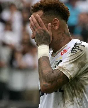 Neymar sera absent plusieurs semaines et pourrait louper le début de la Coupe du monde !