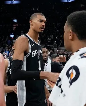 Les Spurs balayent OKC de Ajay Mitchell et forcent un Game 7 !
