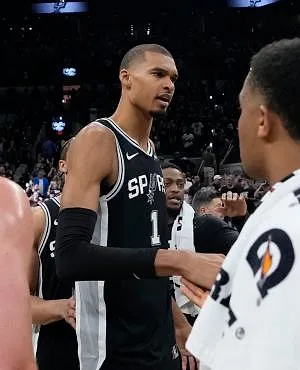 San Antonio renverse les champions en titre OKC et disputera les Finales NBA contre les Knicks !