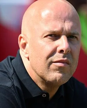 Officiel : Arne Slot et Liverpool, c’est terminé ! Andoni Iraola pressenti pour le remplacer