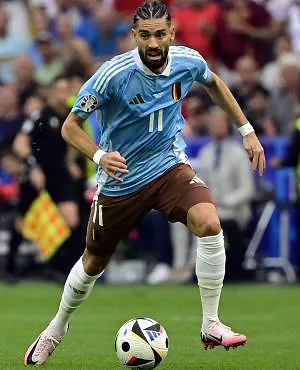 Yannick Carrasco prolonge pour une saison à Al-Shabab