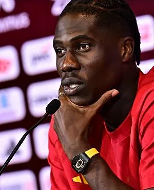 Onana sur son repositionnement chez les Diables : « Si je dois jouer en défense, je le ferai sans me plaindre »