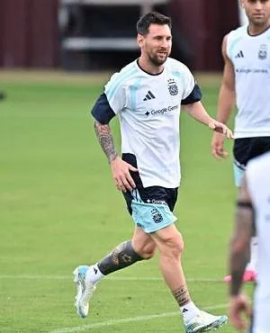 « Il va beaucoup mieux et ça nous rassure » : Scaloni donne des nouvelles de Lionel Messi