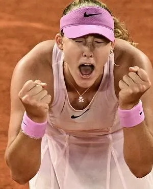 Mirra Andreeva remporte sans trembler en deux sets son premier Grand Chelem contre Maja Chwalinska