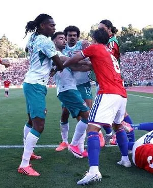 « Je voulais simplement protéger mon coéquipier » : Rafael Leão se justifie après son vilain geste face au Chili