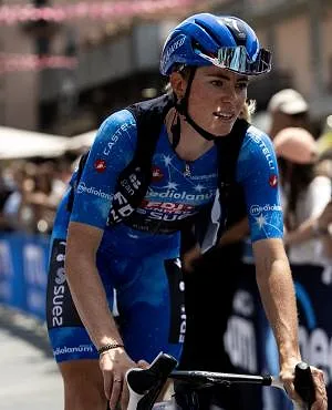 Demi Vollering remporte le Tour d’Italie féminin, Elisa Longo Borghini prend la dernière étape