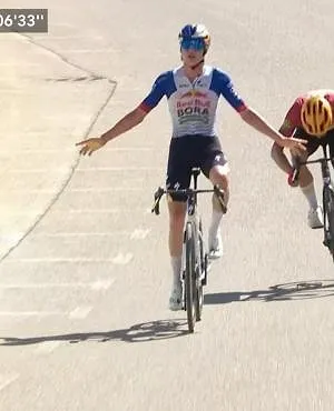 Maxim Van Gils remporte la sixième étape du Tour Auvergne Rhône-Alpes, statu quo chez les leaders