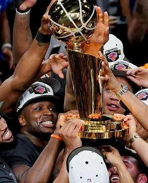 Un Jalen Brunson héroïque délivre les New York Knicks d’une longue attente de 53 ans !