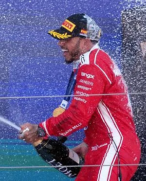 « Un rêve » : Lewis Hamilton aux anges après sa première victoire avec Ferrari !
