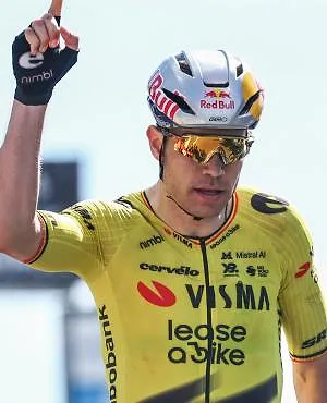 « J’ai peur que la chute de trop arrive plus vite » : Philippe Gilbert s’inquiète pour Wout van Aert