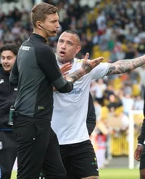 Challenger Pro League: geen straf voor Nainggolan (Lokeren-Temse) na uitspraken over scheidsrechter