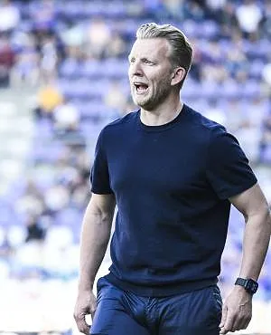 Degradant Beerschot neemt afscheid van Dirk Kuyt