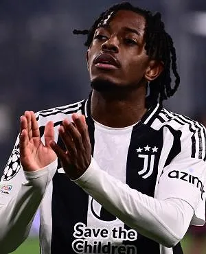 Samuel Mbangula zou geïnteresseerd zijn in een transfer naar Werder Bremen