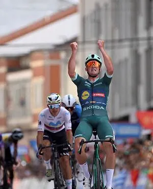 Vuelta : groenetruidrager Mads Pedersen heeft ritzege beet
