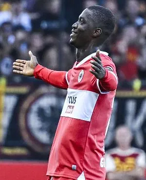 Antwerp ziet middenvelder Mahamadou Doumbia naar Al-Ittihad vertrekken
