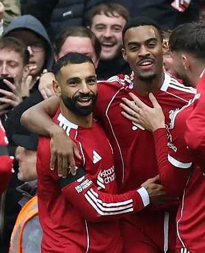 Premier League: Liverpool pakt in de pijn Merseyside-derby en zet zijn reeks voort!