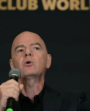 FIFA-voorzitter Infantino bespreekt met CONMEBOL uitbreiding van WK naar 64 landen