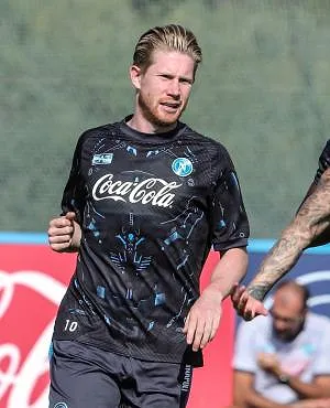 Na zijn misnoegde gebaren richting Conte kent Kevin De Bruyne zijn sanctie