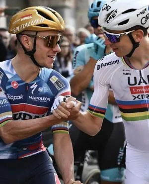 Volgens Verbrugghe is Evenepoel de enige die Pogacar kan kloppen: « Ik wil hem eens een echte winter zien doormaken »