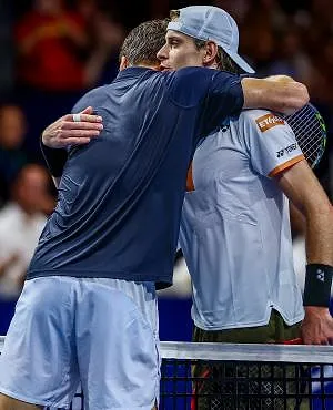 Collignon is «heel fier» na overwinning tegen Bergs: «We blijven goeie kameraden»