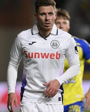 Jonathan Lardot reageert op het afgekeurde doelpunt van Thorgan Hazard: “We missen duidelijkere beelden”