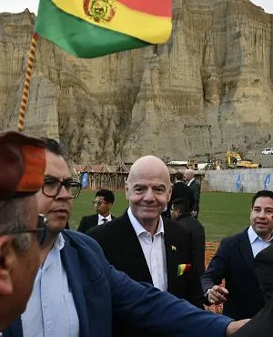 FIFA-baas belooft: «Er zal ooit een WK plaatsvinden in Bolivia en in zijn stadions op grote hoogte»