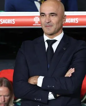 Radja Nainggolan haalt zwaar uit naar Roberto Martínez: «Hij is een slechte trainer, hij weet niets van voetbal»