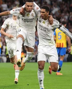 Real en Courtois winnen ruim van Valencia, Onana verliest met Aston Villa van Liverpool