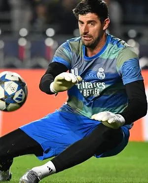 «Ik vroeg hem om ballen te laten passeren»: het ongelooflijke verhaal van Ancelotti over Courtois