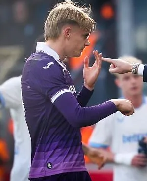 Besnik Hasi over de interesse van Bayern voor De Cat: «Ik hoop dat hij zo lang mogelijk blijft»